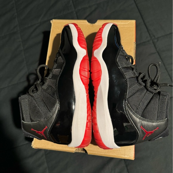 Jordan 11 Bred - Picture 2 of 6